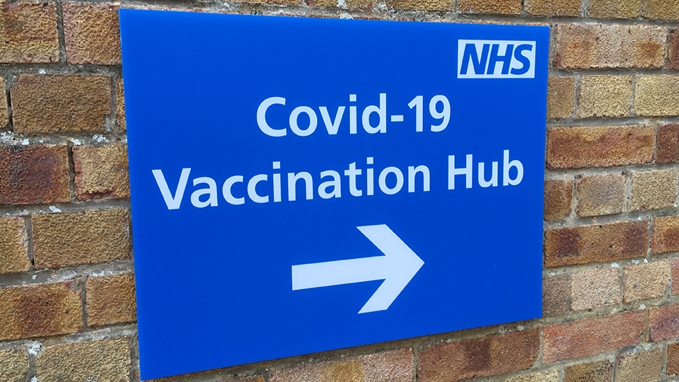 vaccination-hub-sign